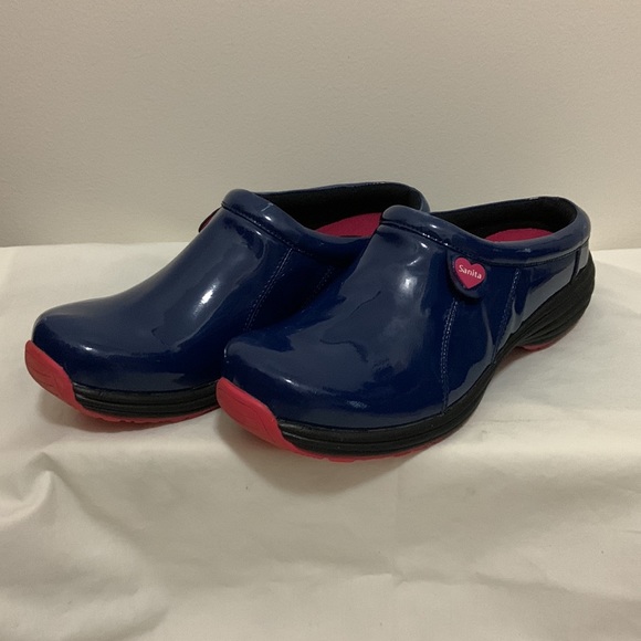 Sanita “Refresh” Patent Leather Low Back Slip-on Clogs - Picture 3 of 5